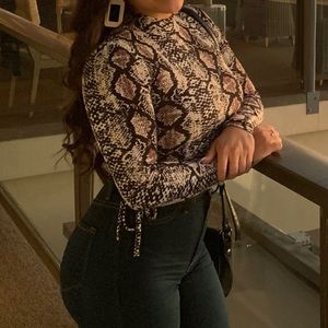 Snakeskin cropped long sleeve